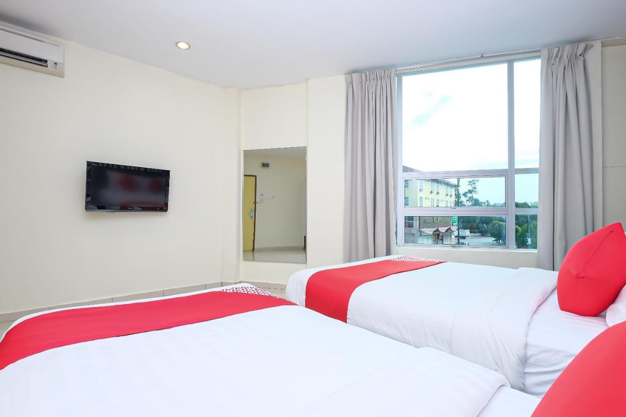 Oyo 89493 Q Hotel Mentakab Mentekab Екстериор снимка