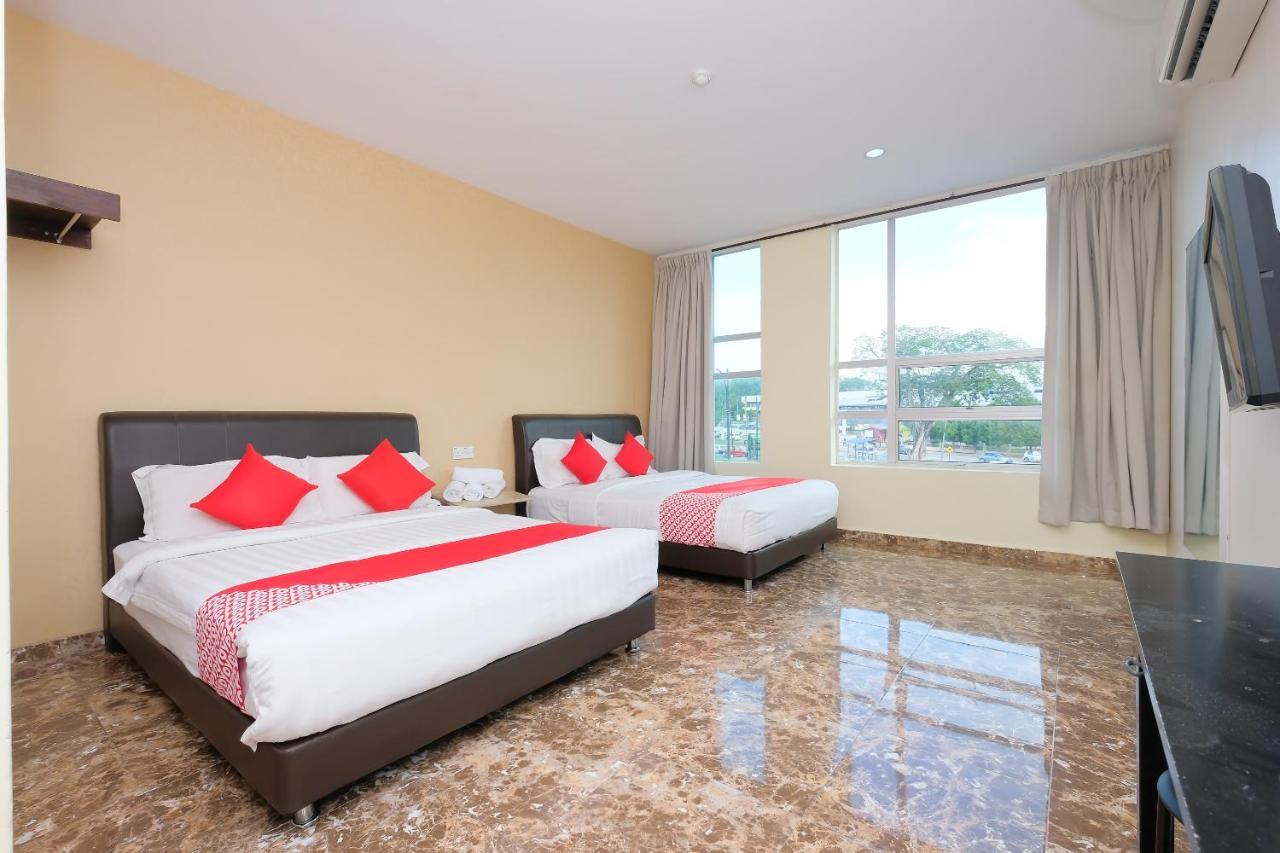 Oyo 89493 Q Hotel Mentakab Mentekab Екстериор снимка