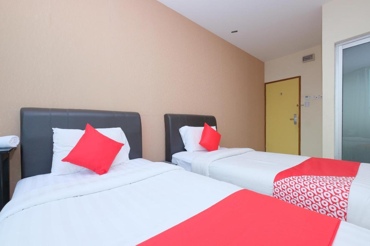 Oyo 89493 Q Hotel Mentakab Mentekab Екстериор снимка