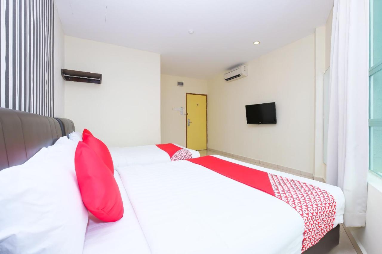 Oyo 89493 Q Hotel Mentakab Mentekab Екстериор снимка