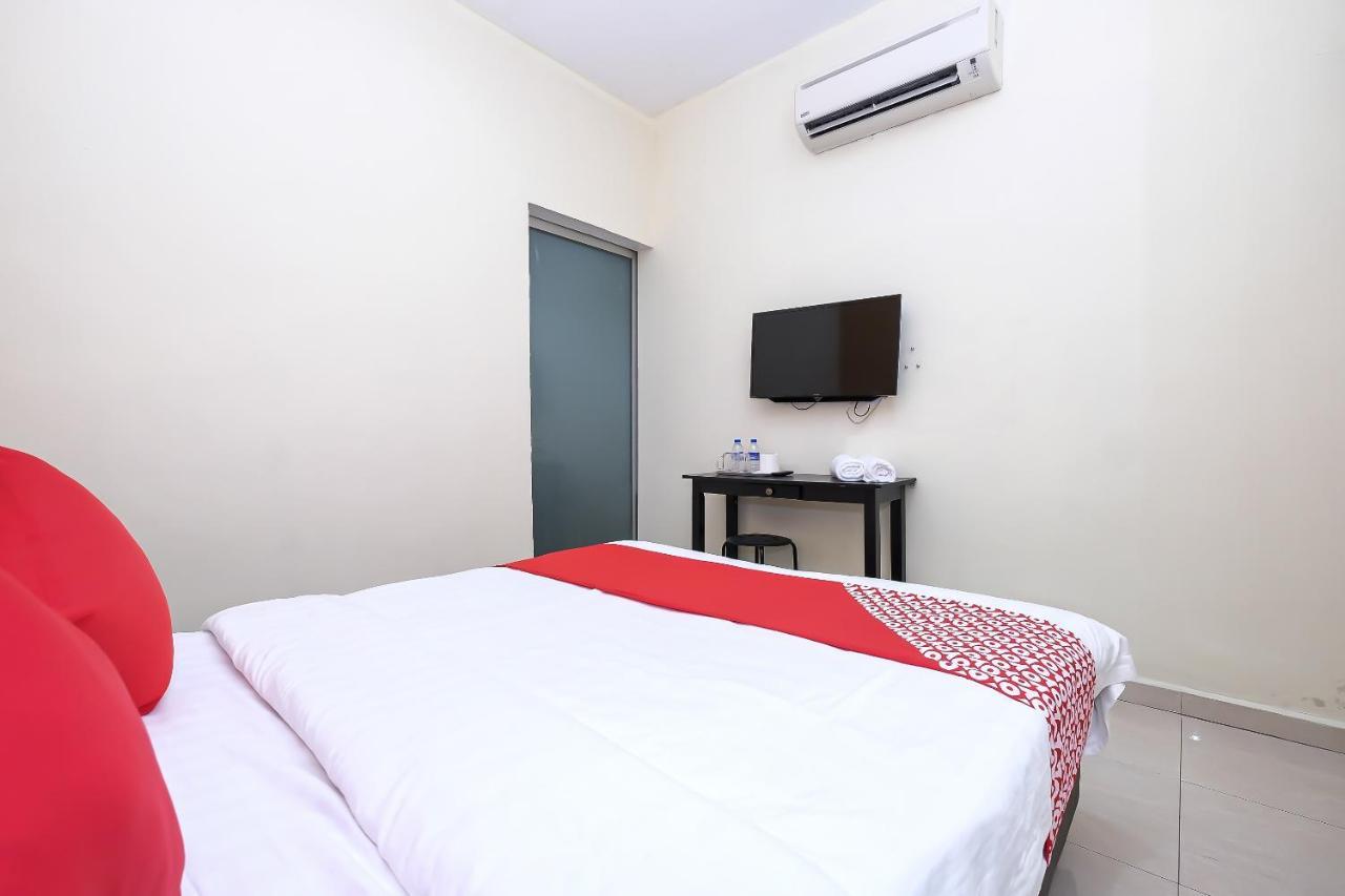 Oyo 89493 Q Hotel Mentakab Mentekab Екстериор снимка