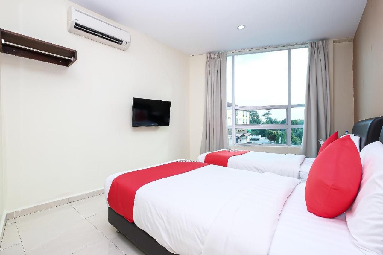Oyo 89493 Q Hotel Mentakab Mentekab Екстериор снимка