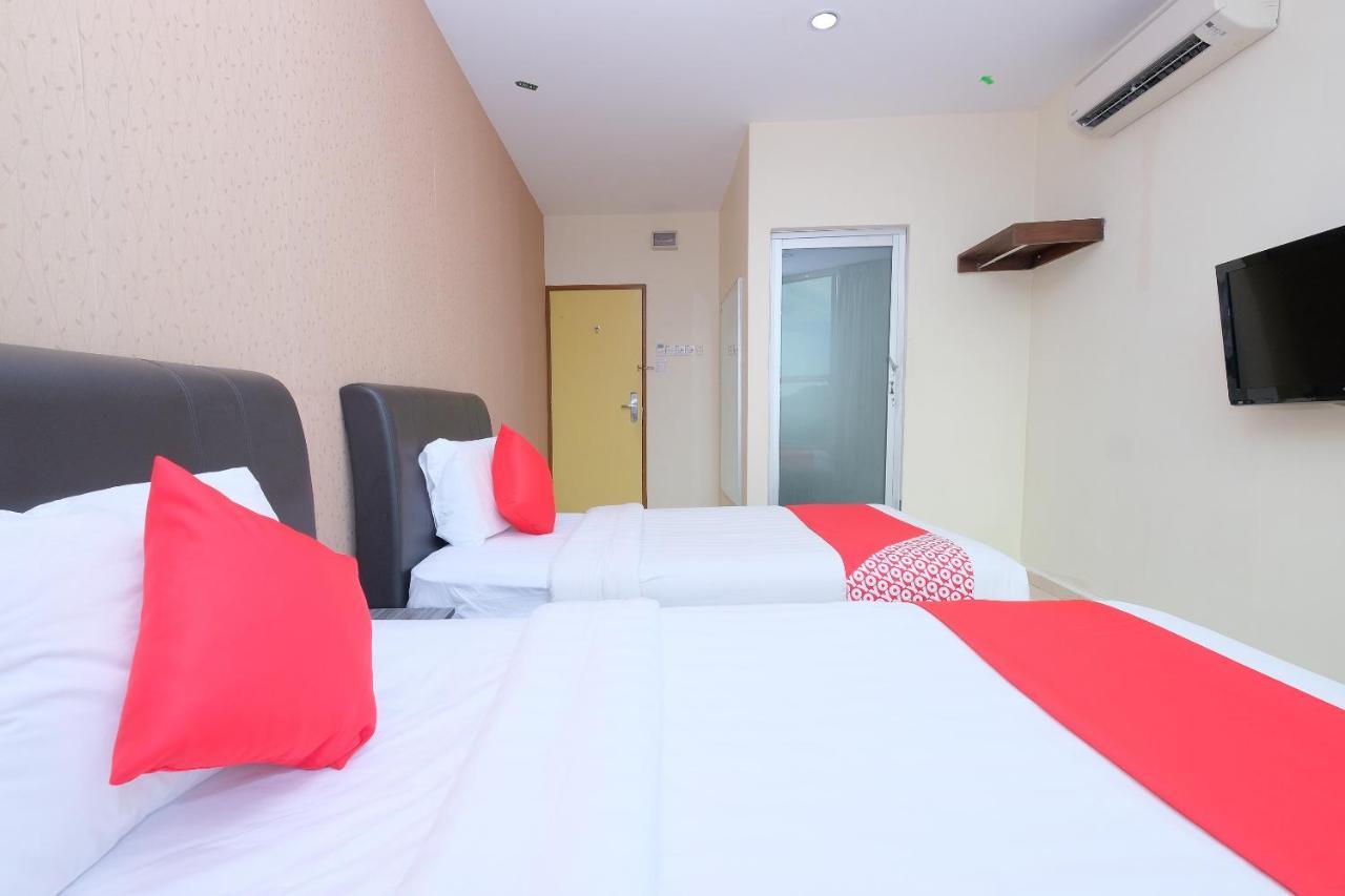 Oyo 89493 Q Hotel Mentakab Mentekab Екстериор снимка