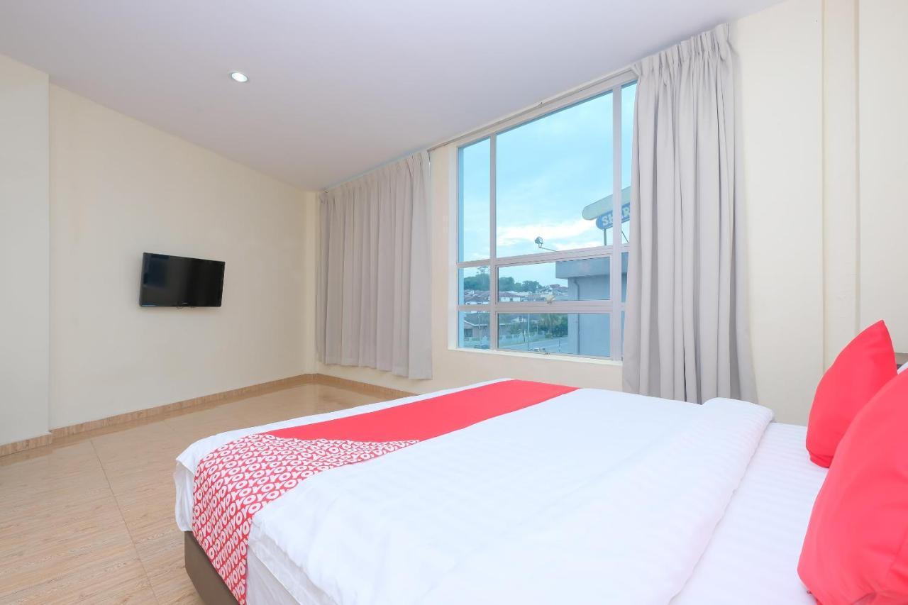 Oyo 89493 Q Hotel Mentakab Mentekab Екстериор снимка