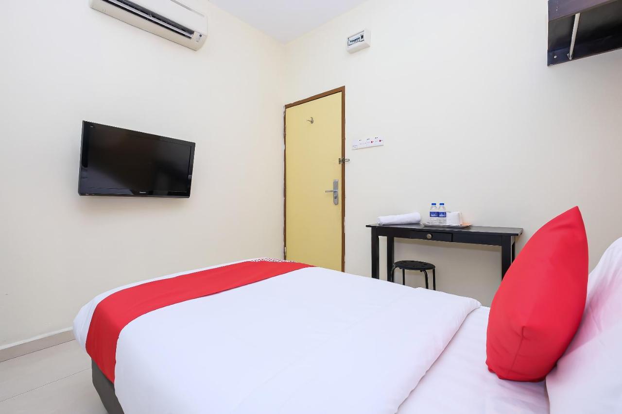 Oyo 89493 Q Hotel Mentakab Mentekab Екстериор снимка