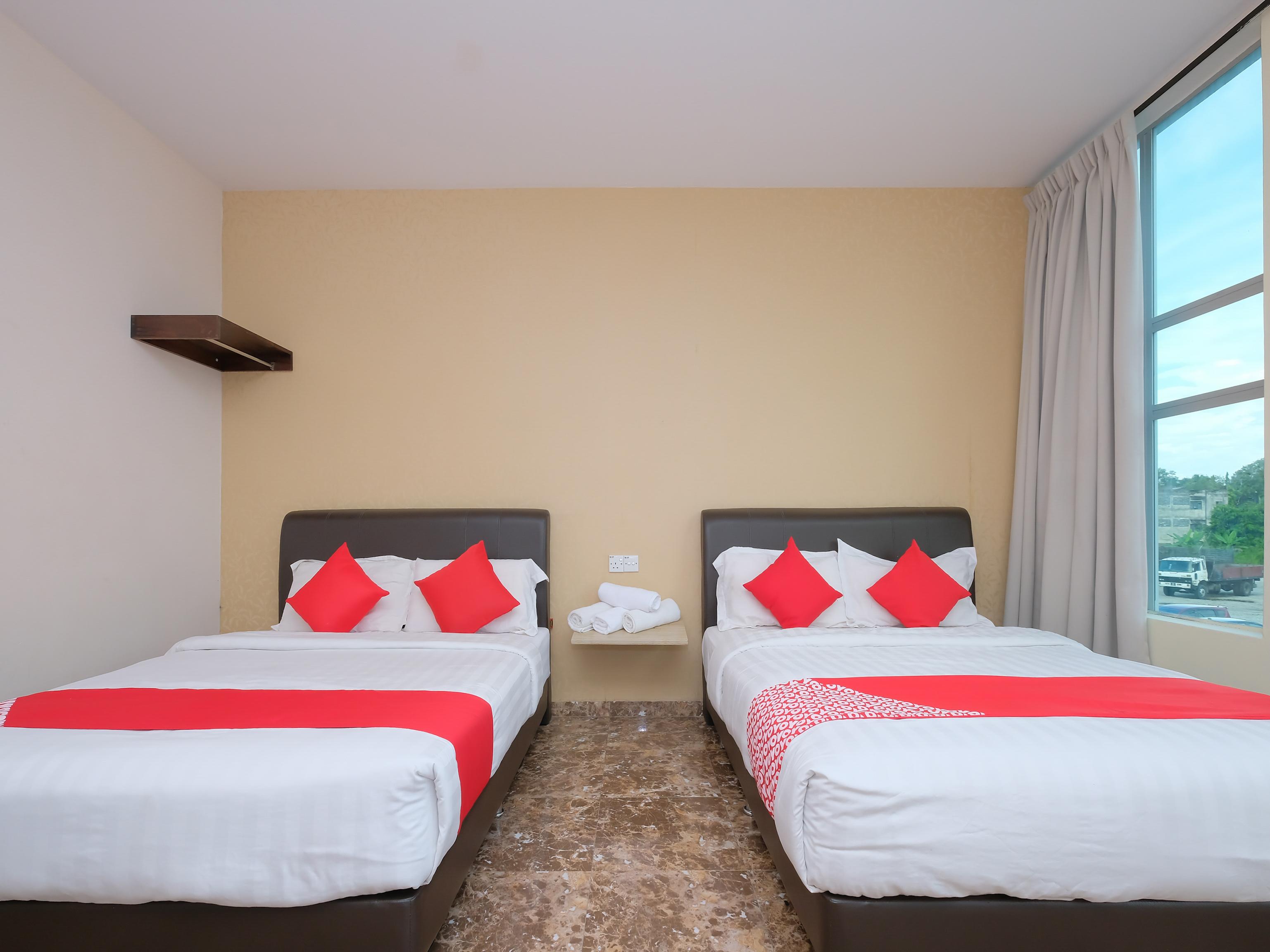 Oyo 89493 Q Hotel Mentakab Mentekab Екстериор снимка