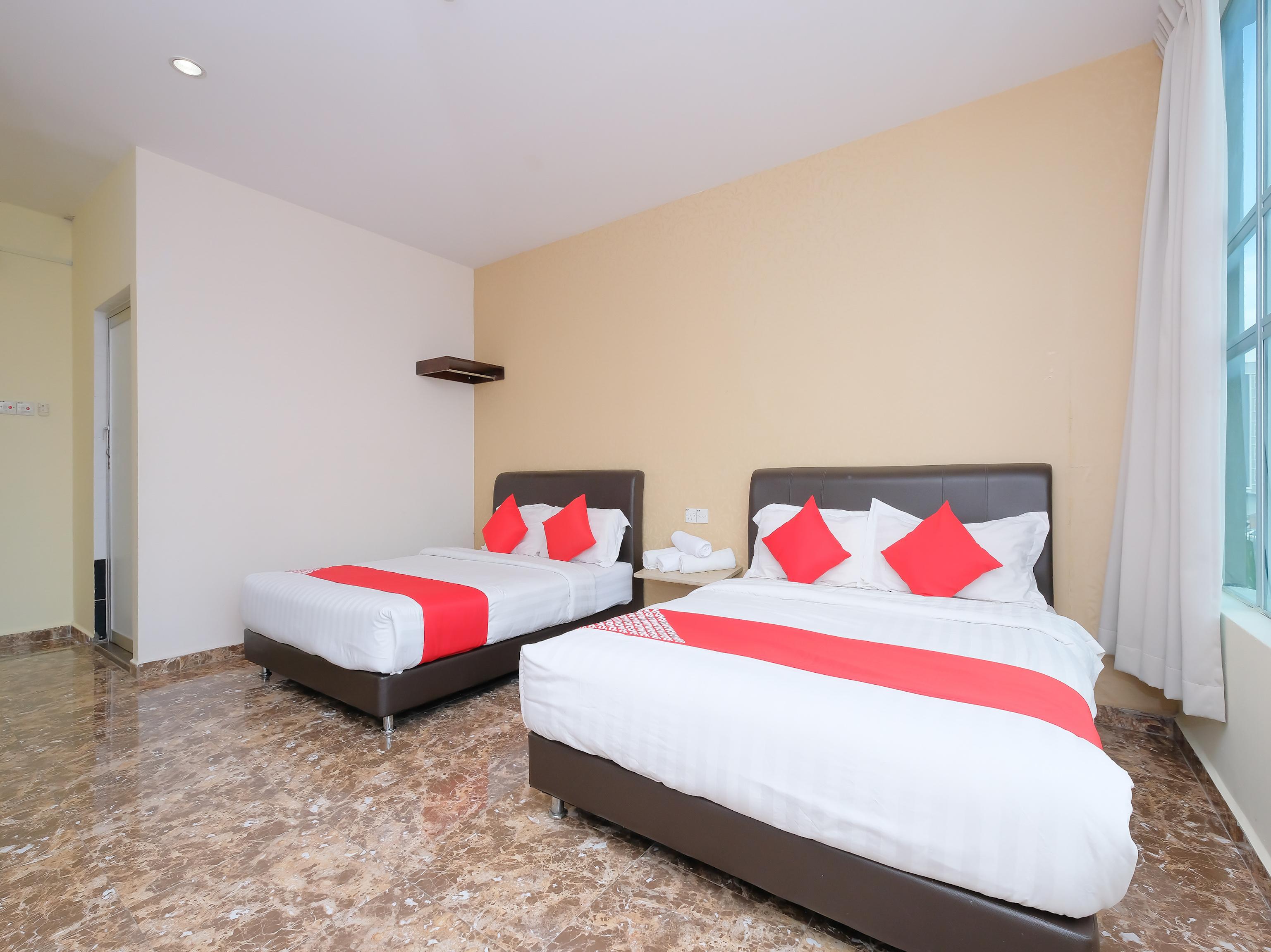 Oyo 89493 Q Hotel Mentakab Mentekab Екстериор снимка