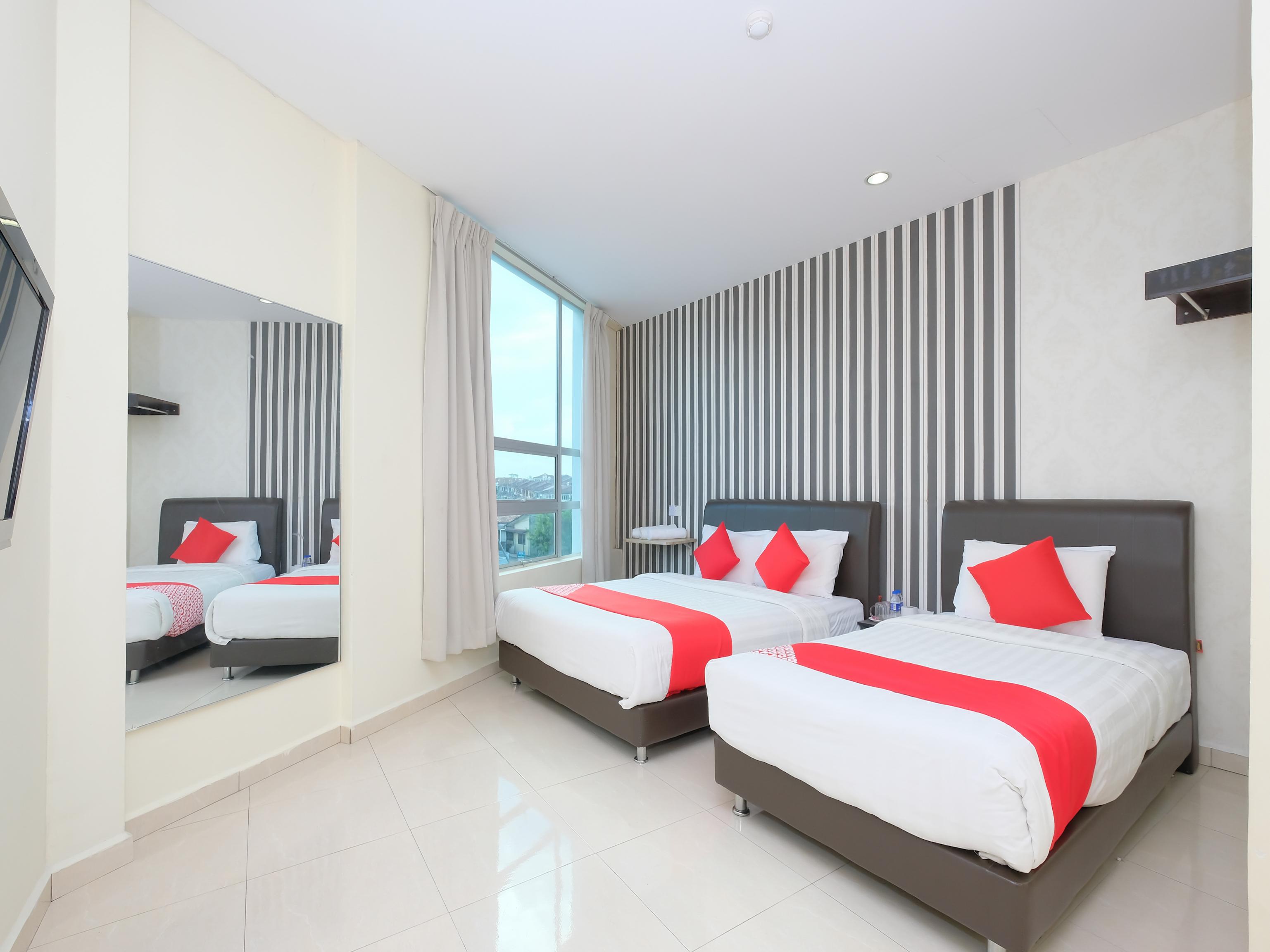 Oyo 89493 Q Hotel Mentakab Mentekab Екстериор снимка