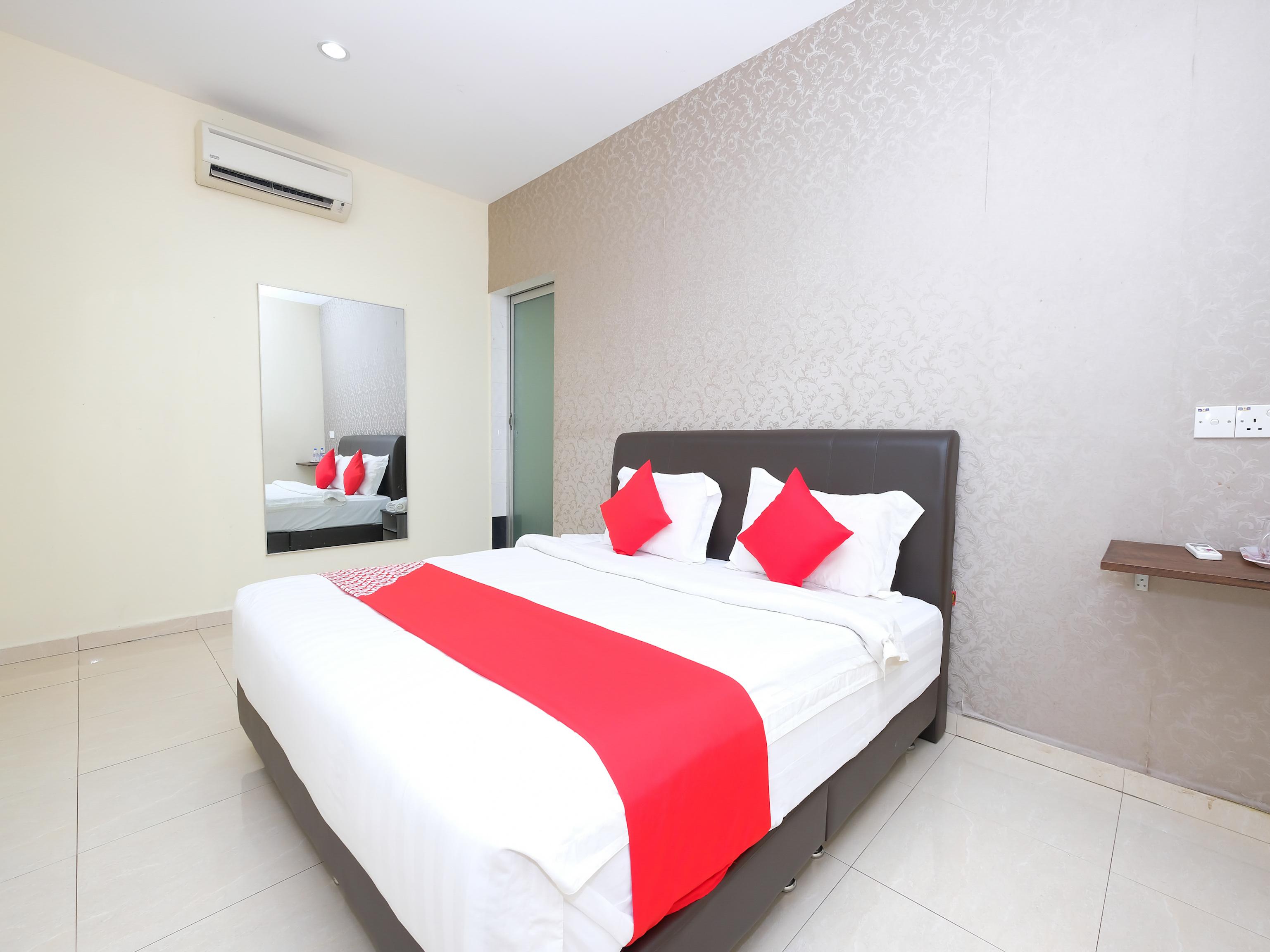 Oyo 89493 Q Hotel Mentakab Mentekab Екстериор снимка