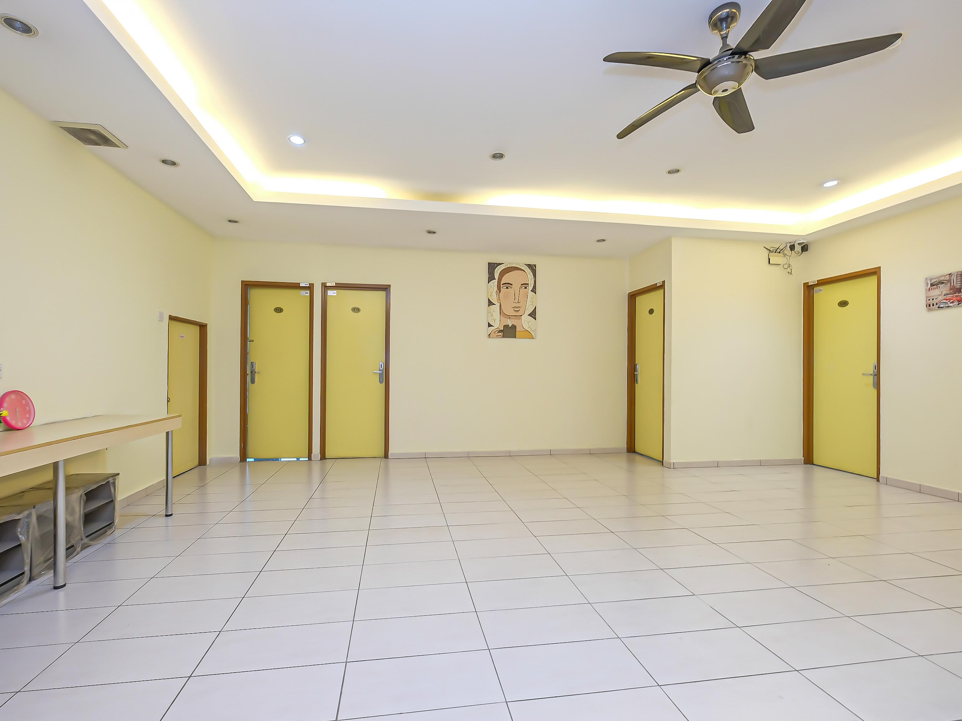 Oyo 89493 Q Hotel Mentakab Mentekab Екстериор снимка
