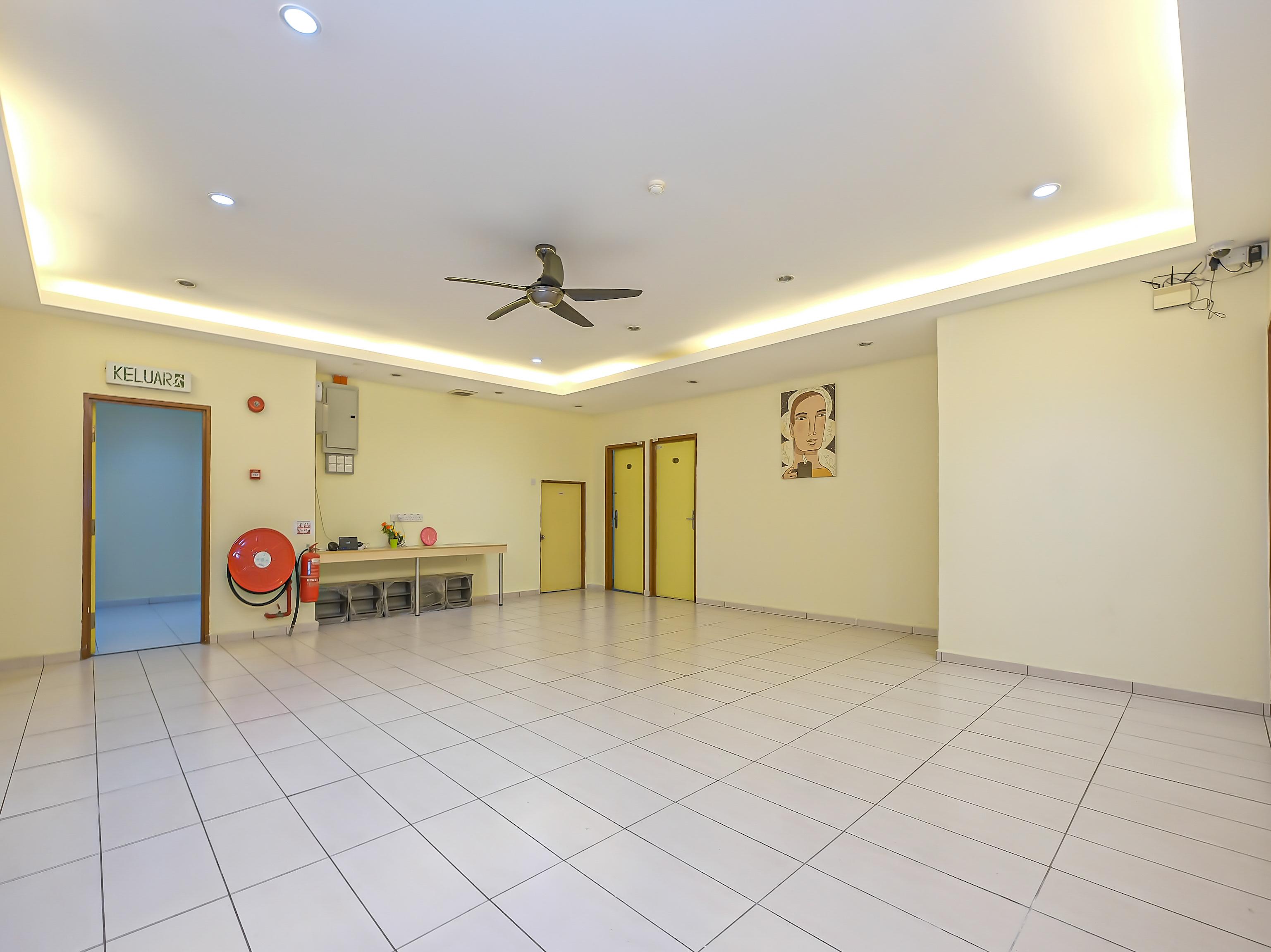 Oyo 89493 Q Hotel Mentakab Mentekab Екстериор снимка