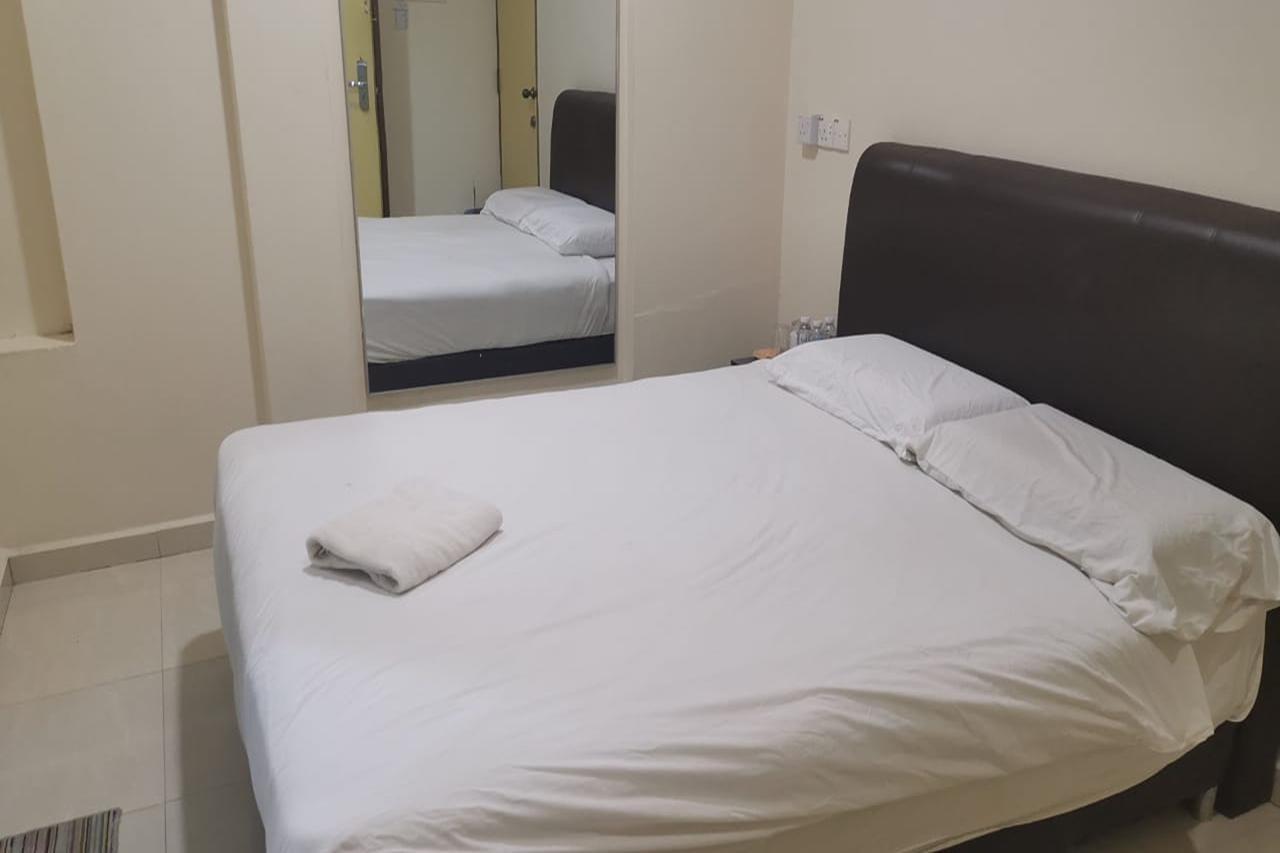 Oyo 89493 Q Hotel Mentakab Mentekab Екстериор снимка