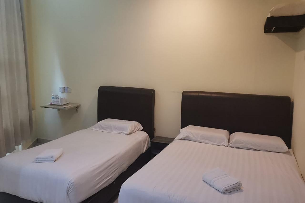 Oyo 89493 Q Hotel Mentakab Mentekab Екстериор снимка