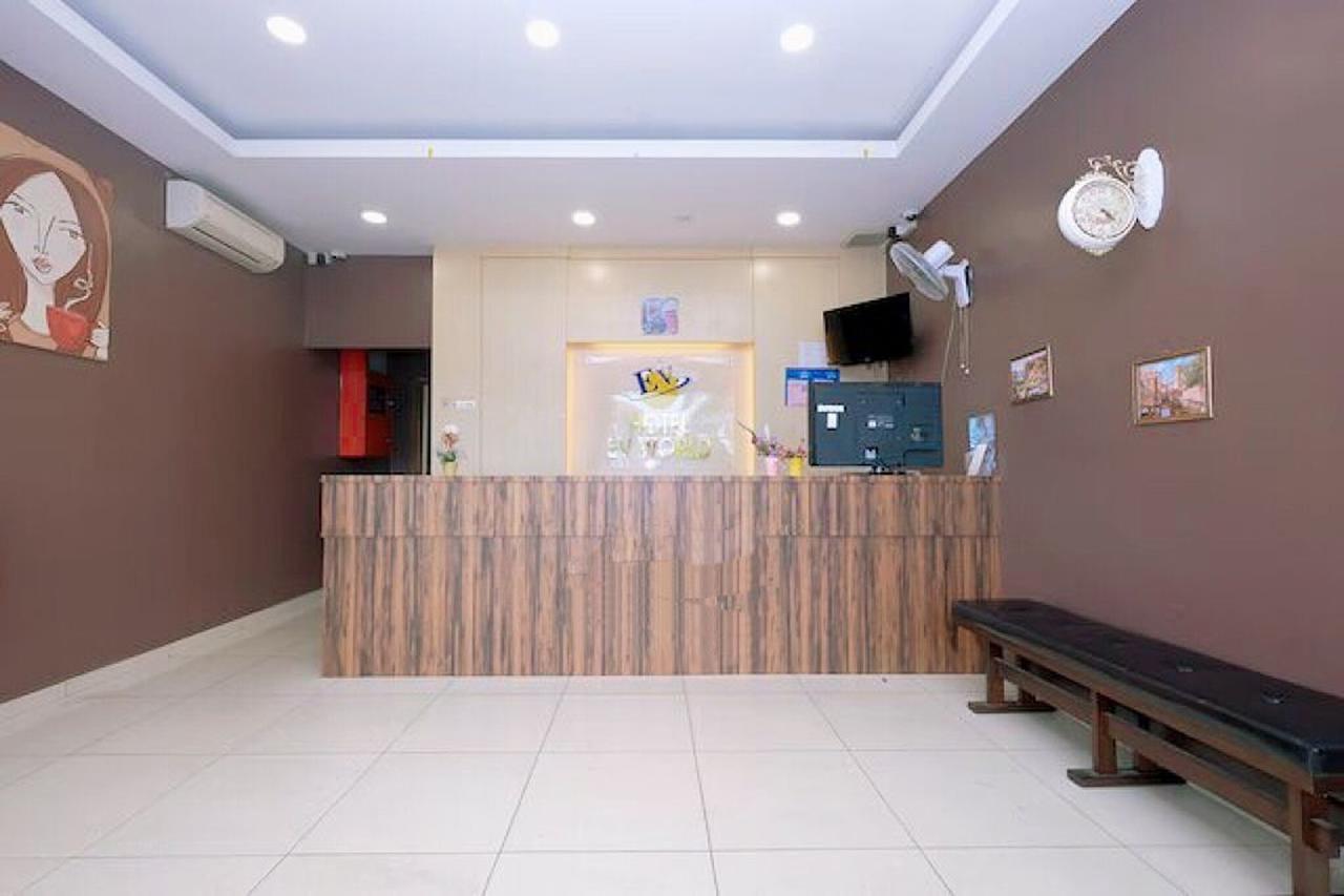Oyo 89493 Q Hotel Mentakab Mentekab Екстериор снимка