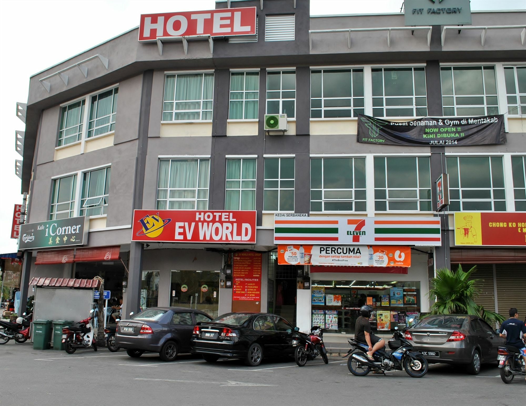 Oyo 89493 Q Hotel Mentakab Mentekab Екстериор снимка