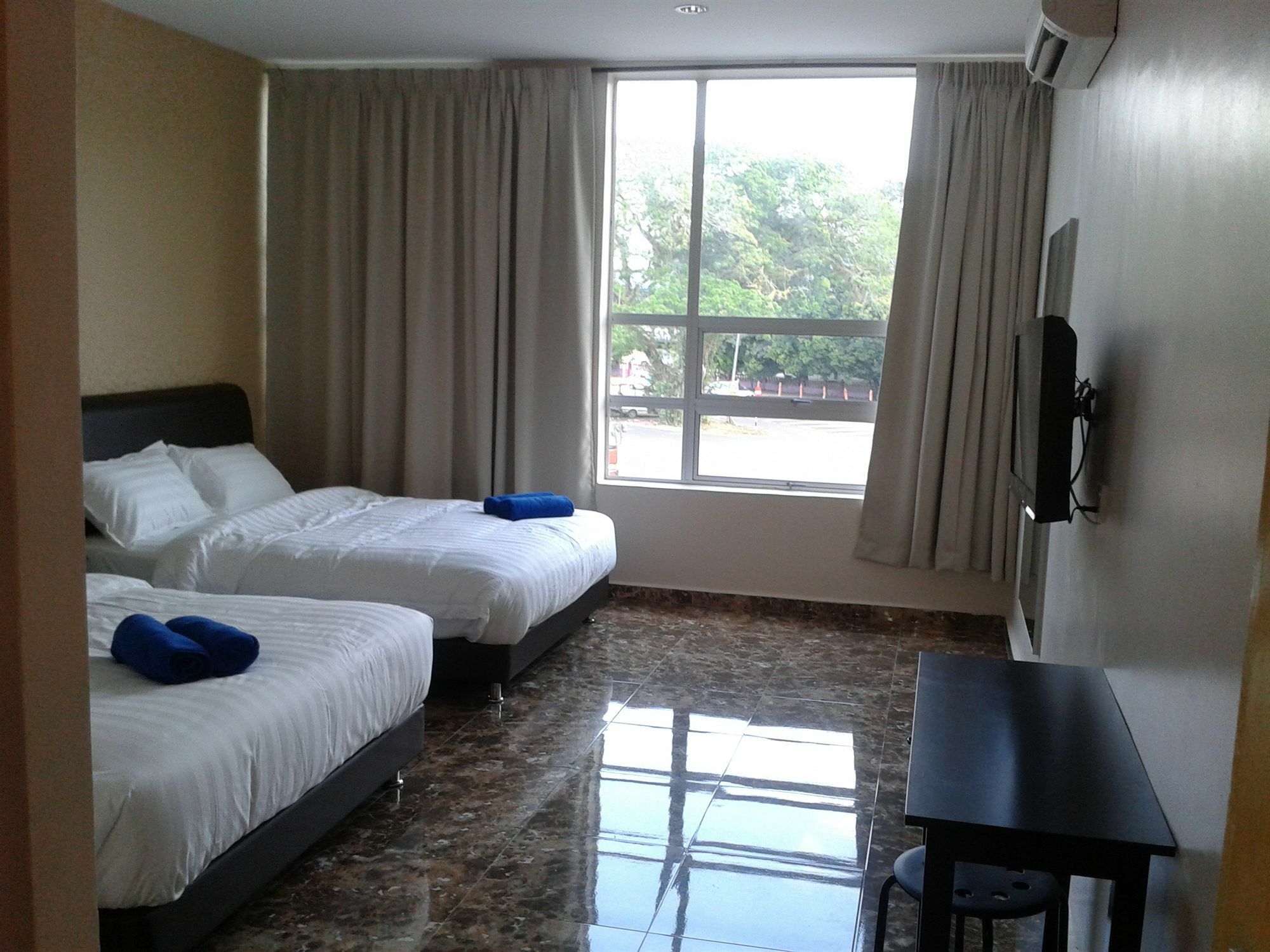 Oyo 89493 Q Hotel Mentakab Mentekab Екстериор снимка
