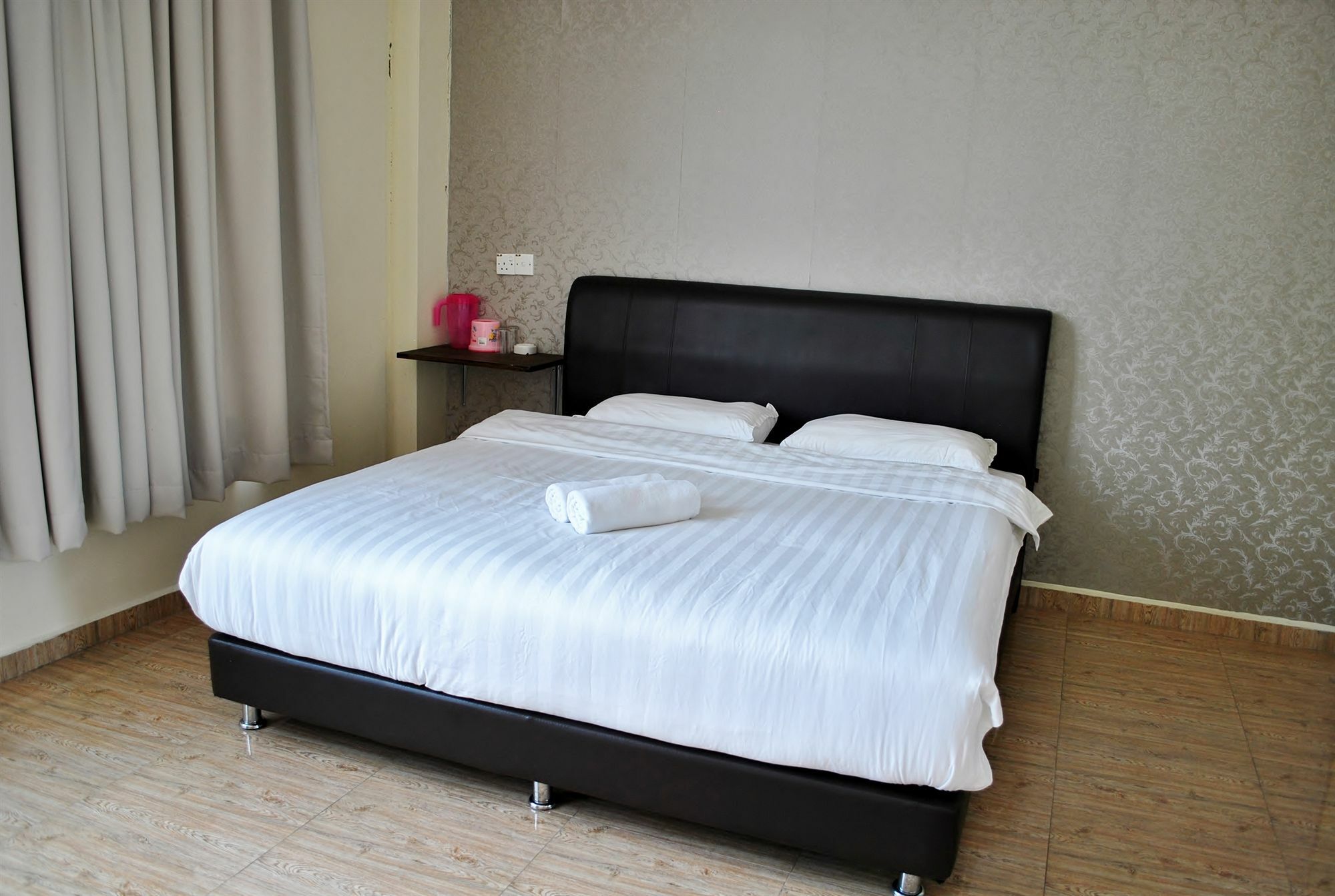 Oyo 89493 Q Hotel Mentakab Mentekab Екстериор снимка