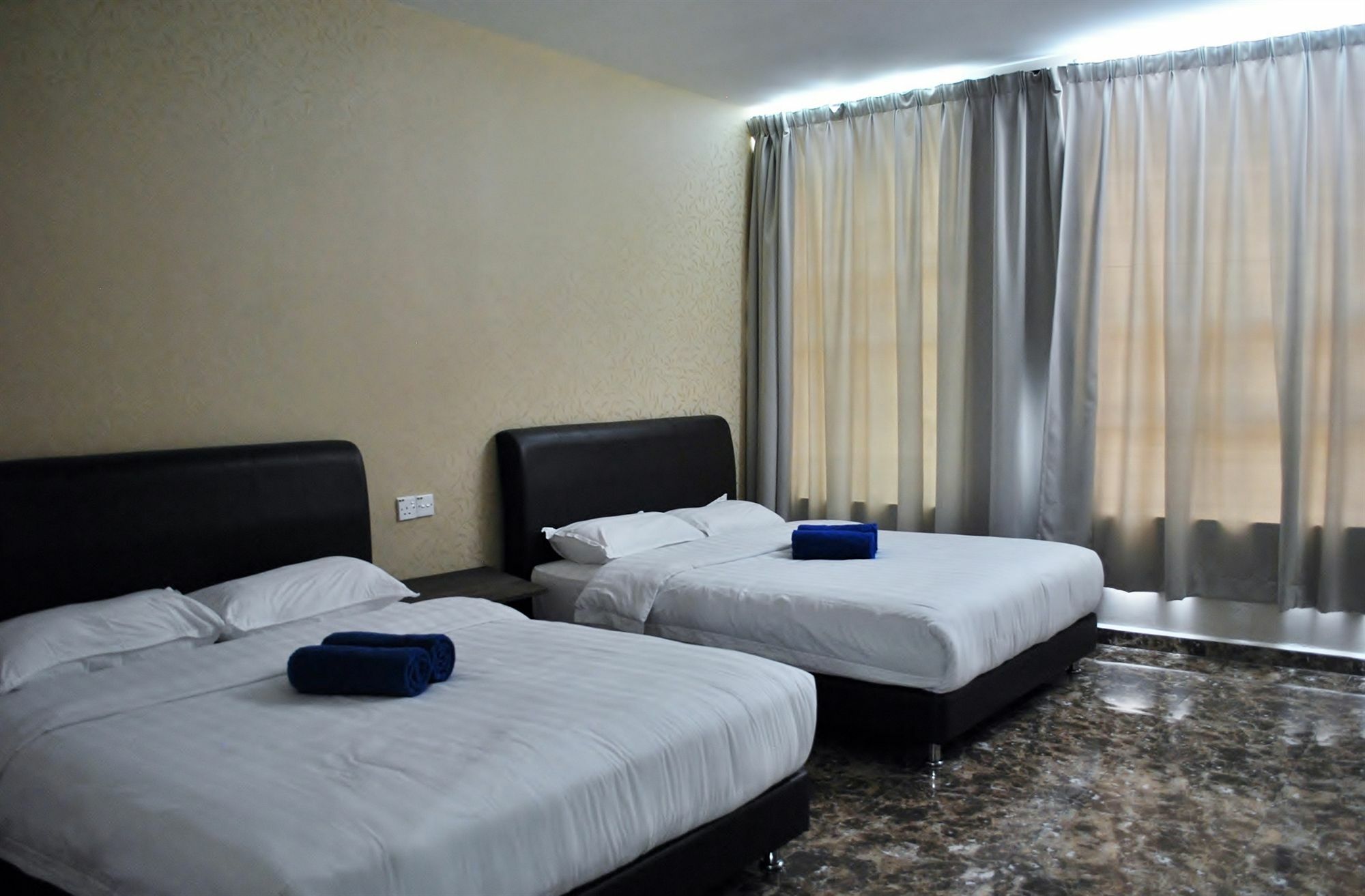 Oyo 89493 Q Hotel Mentakab Mentekab Екстериор снимка