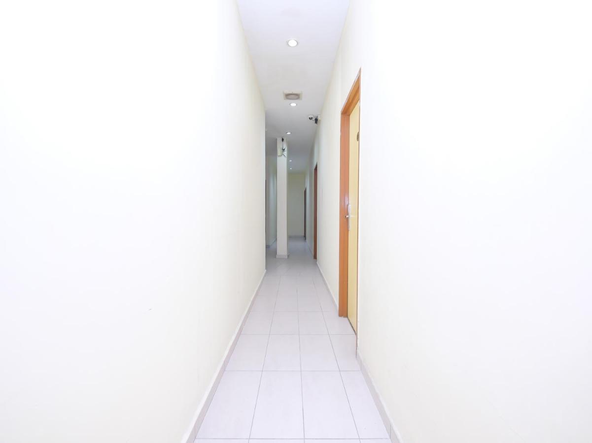 Oyo 89493 Q Hotel Mentakab Mentekab Екстериор снимка
