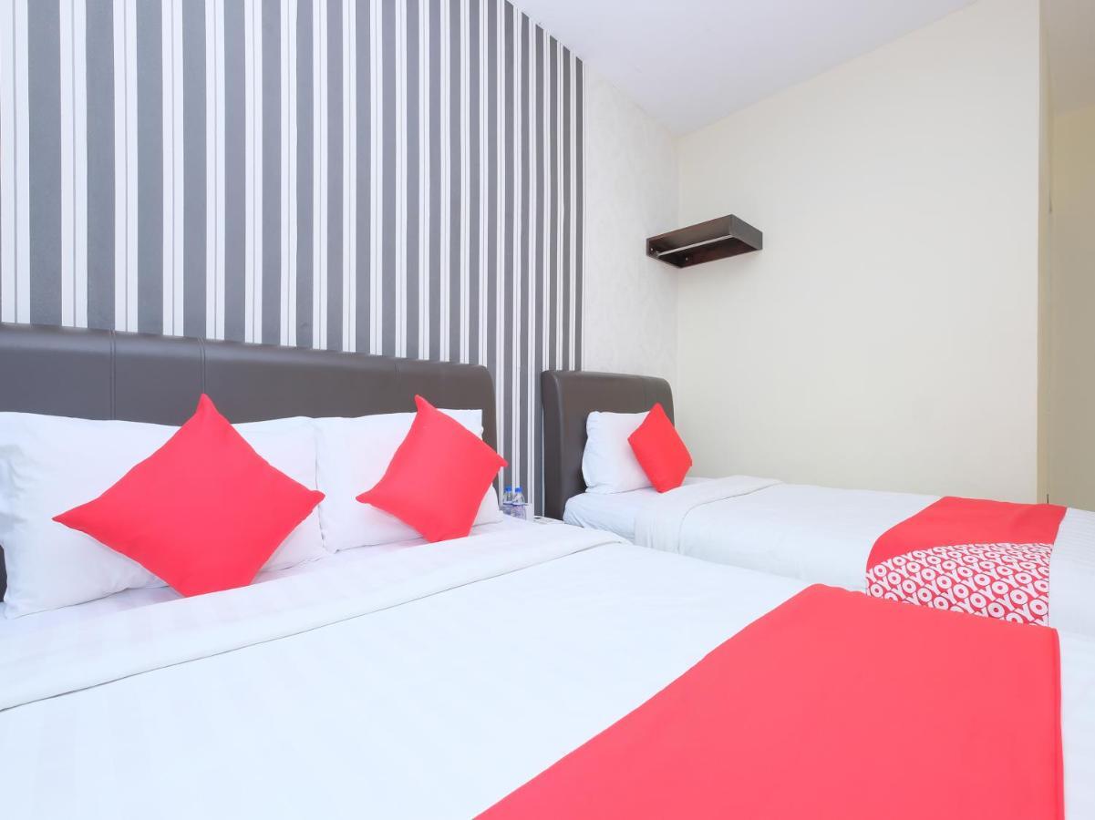 Oyo 89493 Q Hotel Mentakab Mentekab Екстериор снимка